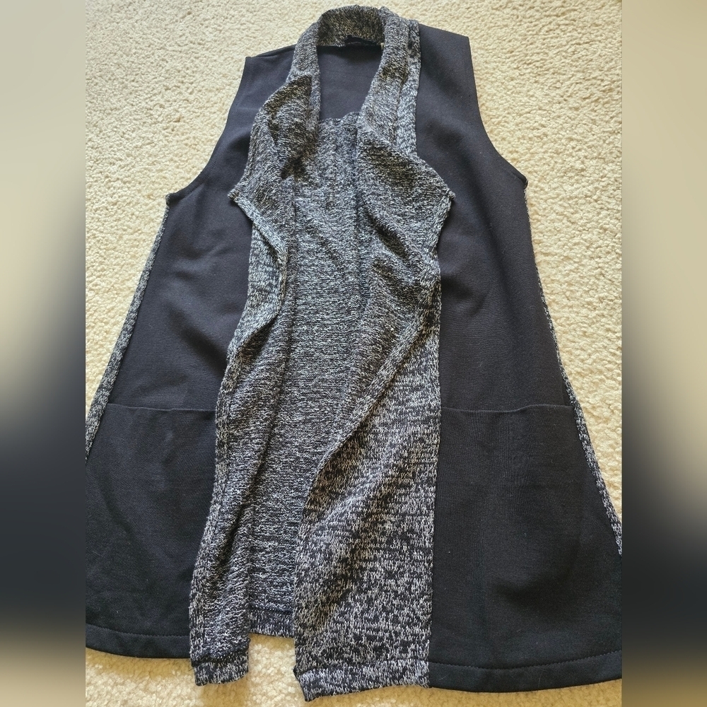 26. Dex Sleeveless Open Front Vest XS/S with Pockets